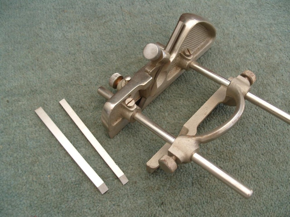 Marples No MA43 Small plough plane, with 3 Irons.