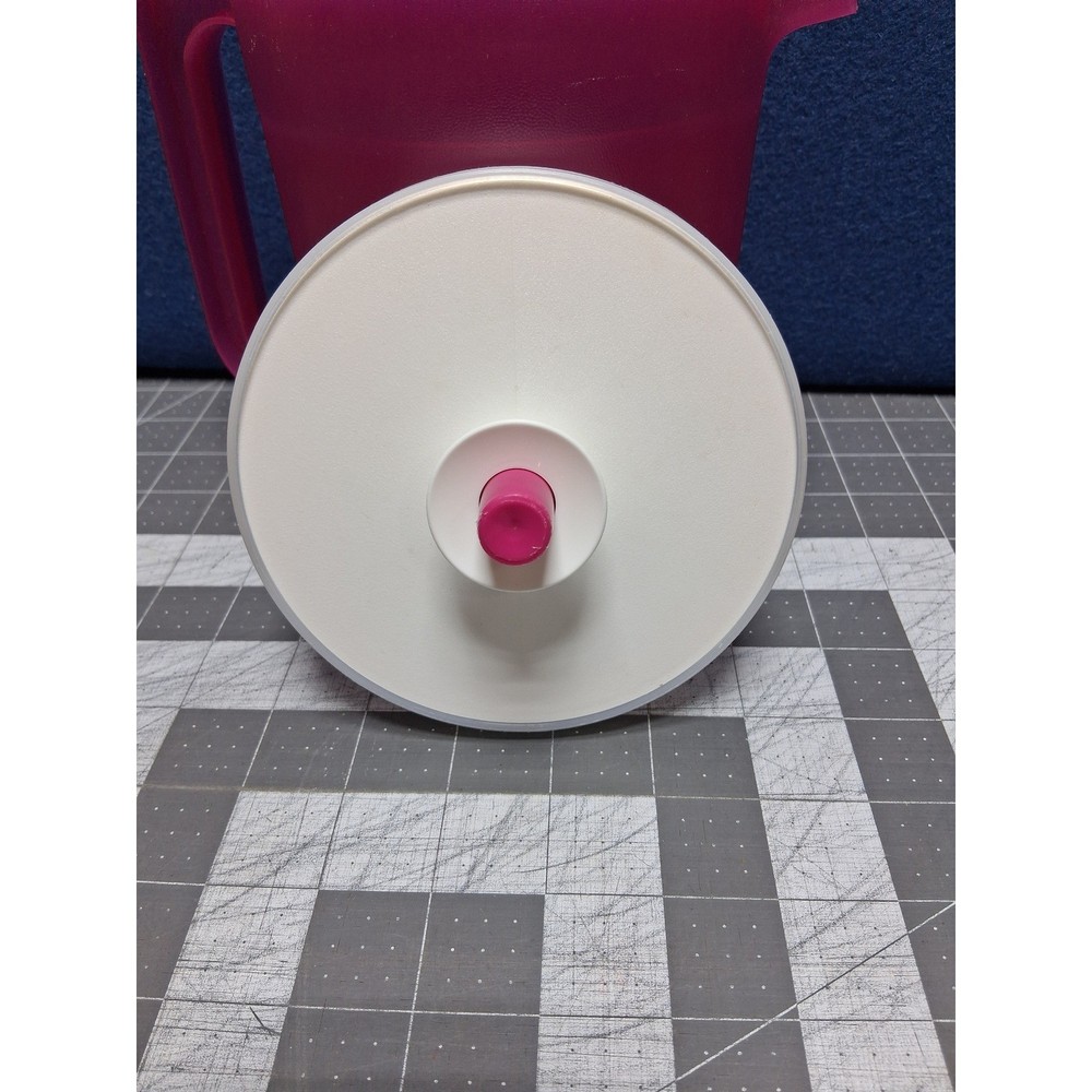 Tupperware Pitcher Pink Classic Push Button Seal 1 Quart 1575 6