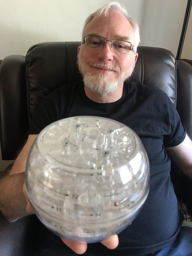Manipulative Puzzle Ball