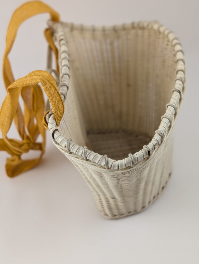 Vintage White Bicycle Basket Yellow Tie Straps – Front Handlebar