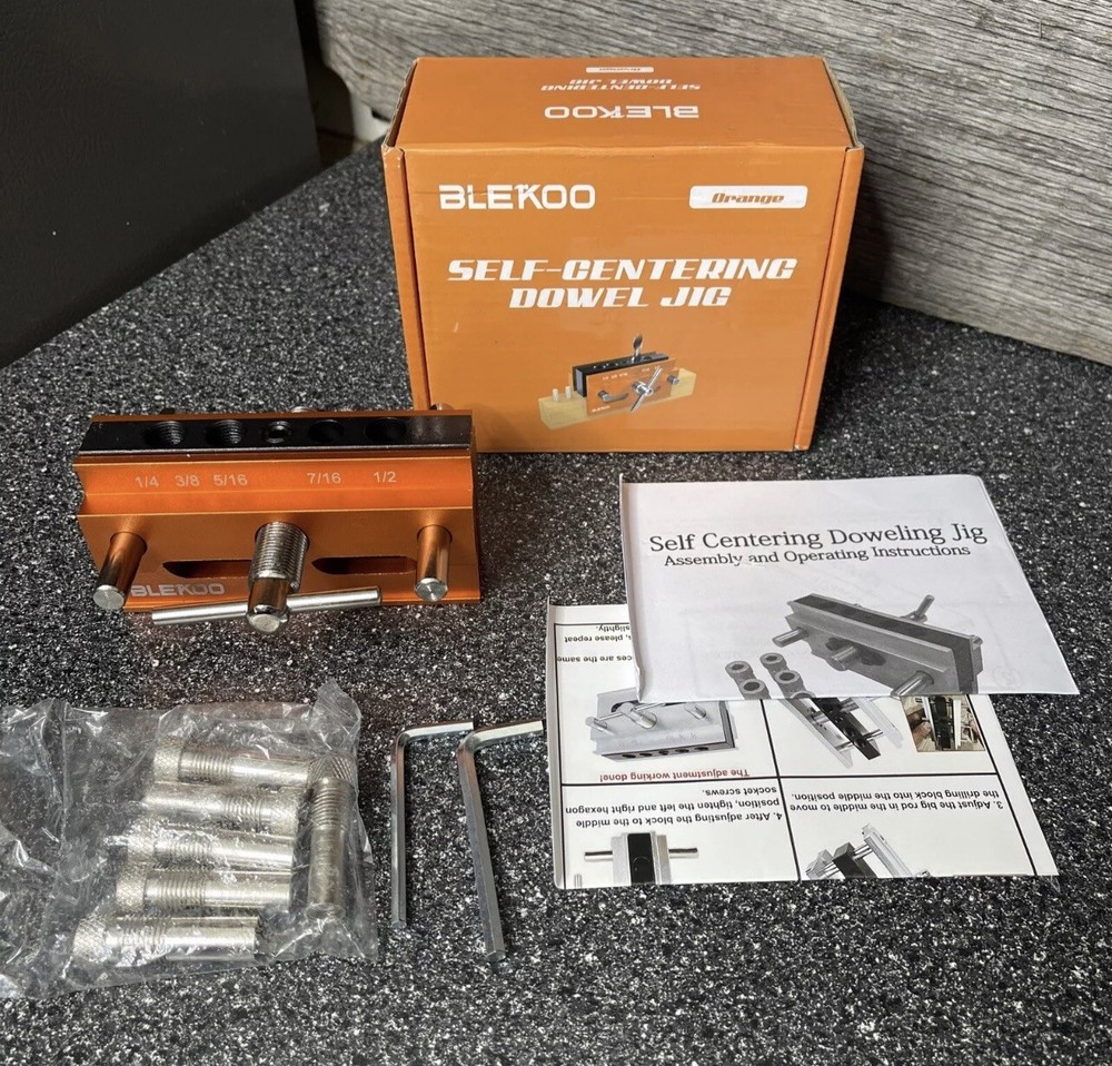 BLEKOO SELF-CENTERING DOWEL JIG NEW