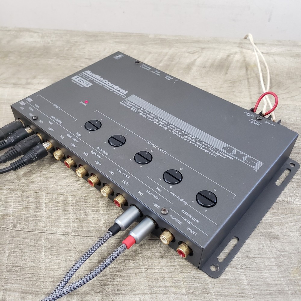 *SEE VIDEO* -Powers Up- AudioControl 4XS Programmable Electronic Crossover