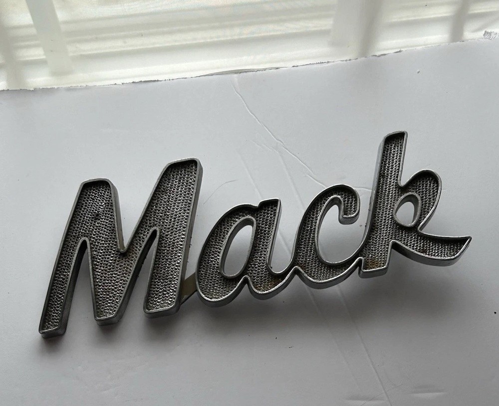 Vintage Mack Side Emblem  Plastic #27RU2127-A