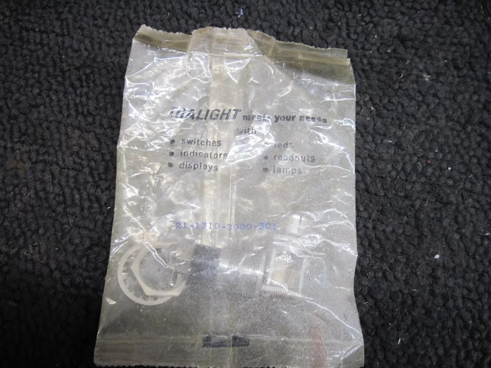 Dialight Panel Mount Indicator 21-1310-2900-301 brand new