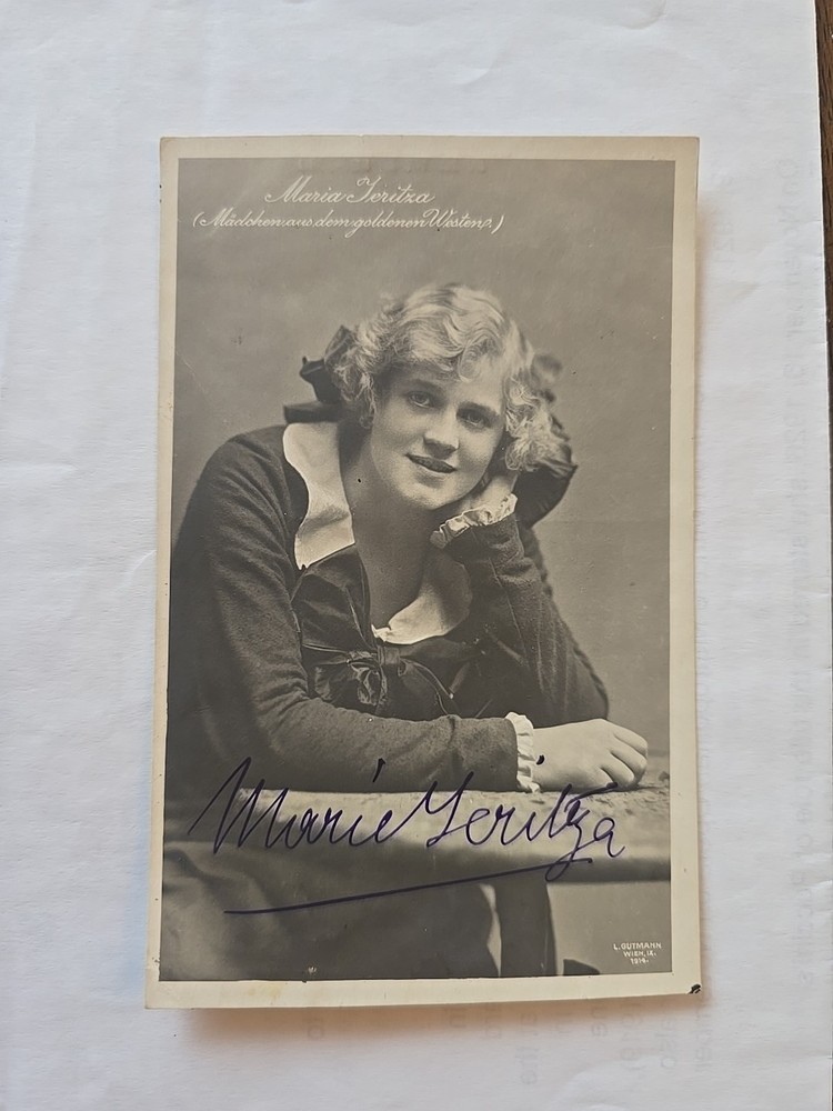 MARIA JERITZA -  CZECH  OPERA SINGER  -  AUTOGRAPHED   POSTCARD PHOTO