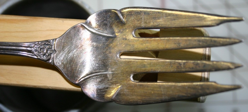 VINTAGE 1847 ROGERS BROS SILVER PLATE MEAT SERVING FORK, IS SLOTTED HANDLE