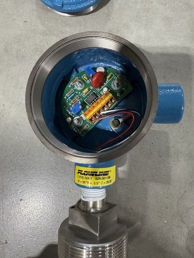 Flowline / Gems LV50-S001 / XT-800 FloatTek Explosion Proof Vertical Transmitter