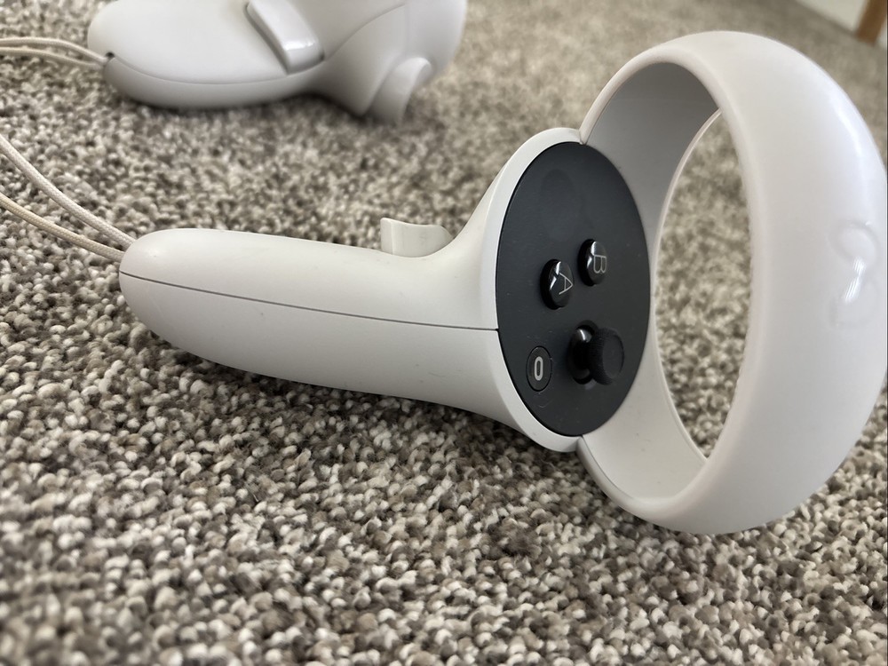 Meta Quest 2 VR headset 128GB with Controllers And Original Box