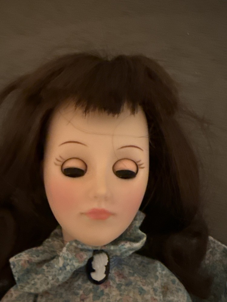 Haunted doll “Evelyn”