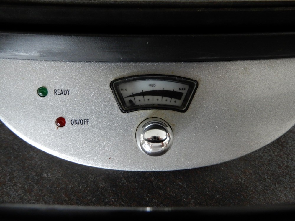 DeLonghi CGH800-U Panini Sandwich Maker Grill Silver Tested And Working