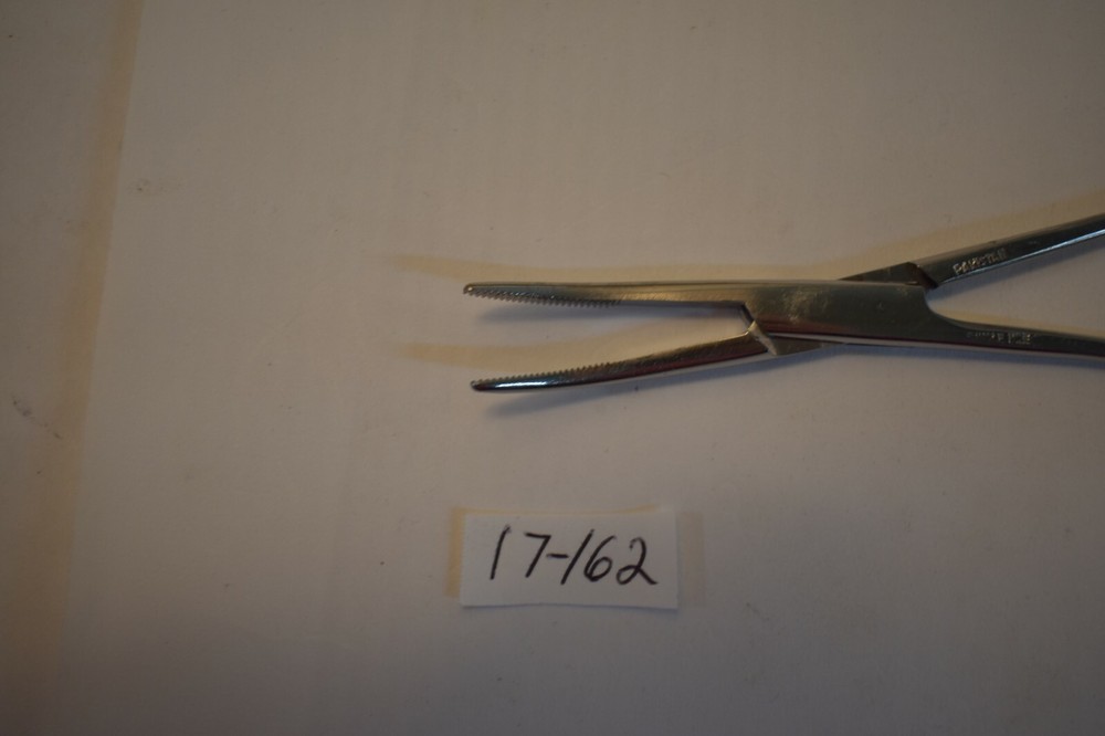 17-162 HEMOSTATIC FORCEPS 14CM CURVED