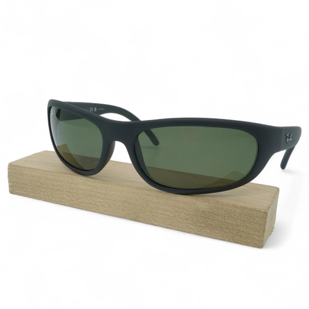 Men Ray-Ban Predator Rectangular Matte Black/ Green Polarized Sunglasses RB4033