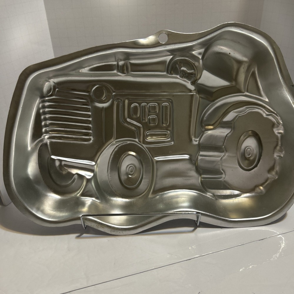 Wilton Tractor Cake pan, Excellent condition