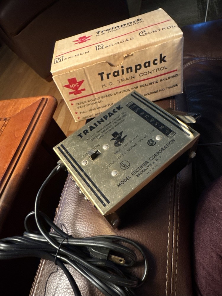 MRC Trainpack Model 100 HO Scale Trains Variable DC and fixed AC circuits Tested
