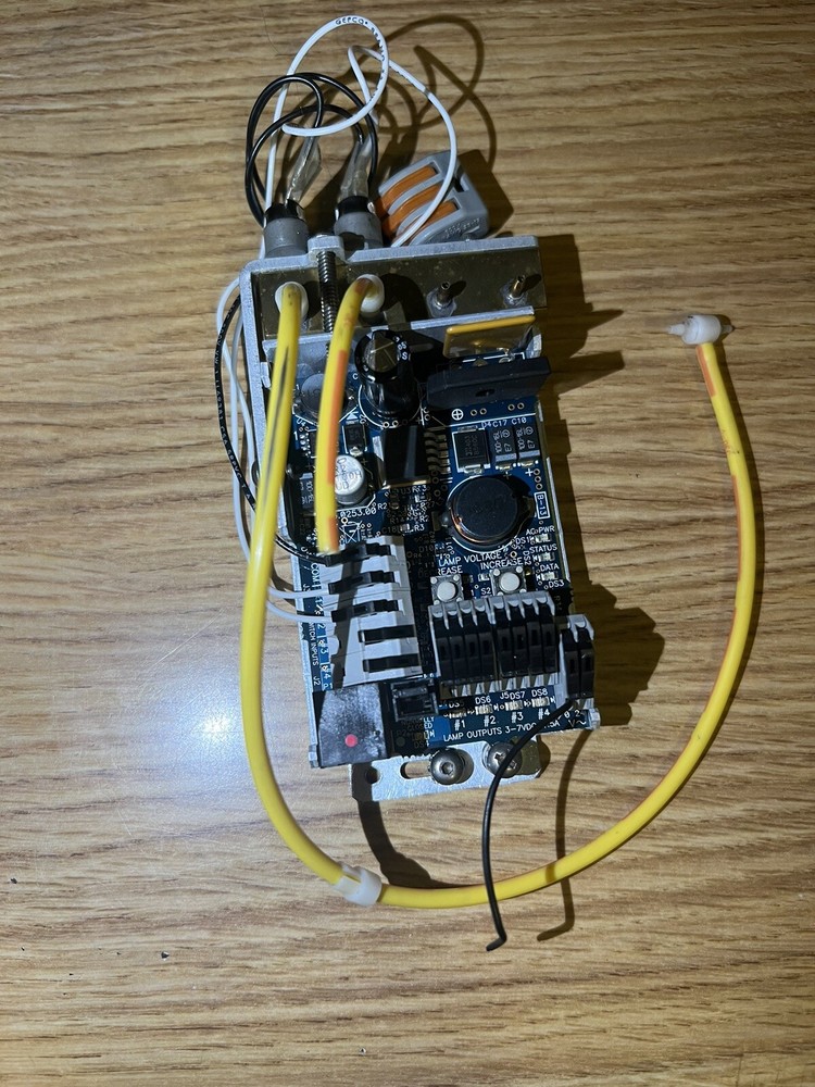 ADEC Dental QUAD VOLTAGE INTRA-ORAL LIGHT SOURCE