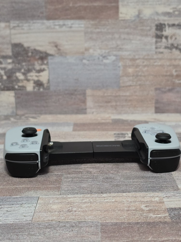 Backbone One Lightning Controller Playstation Edition BB-02-W-S iPhone