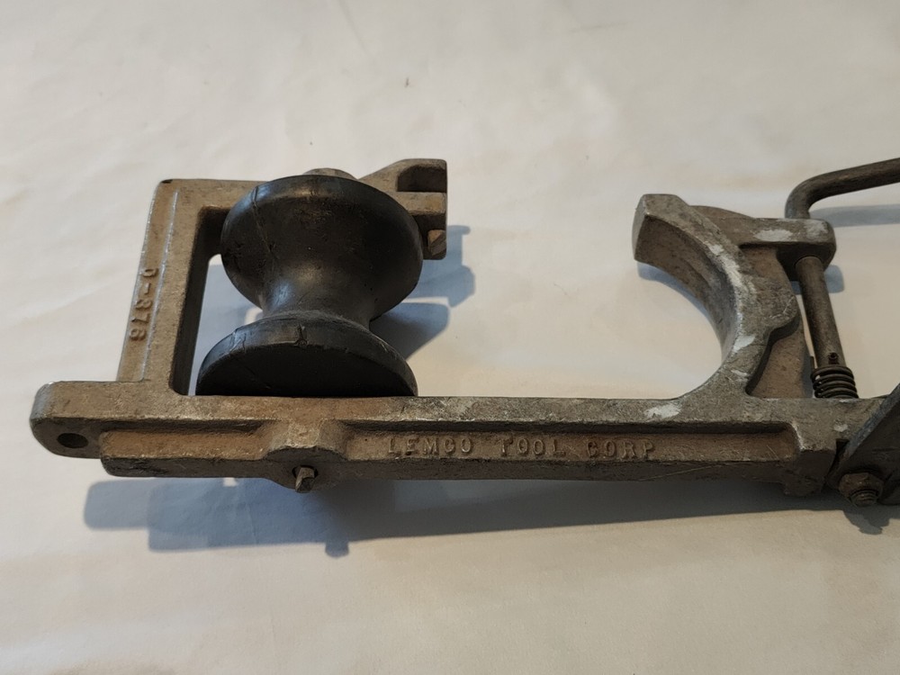 Lemco D-376A Spring Loaded Pulley Feeder Cable Roller Block
