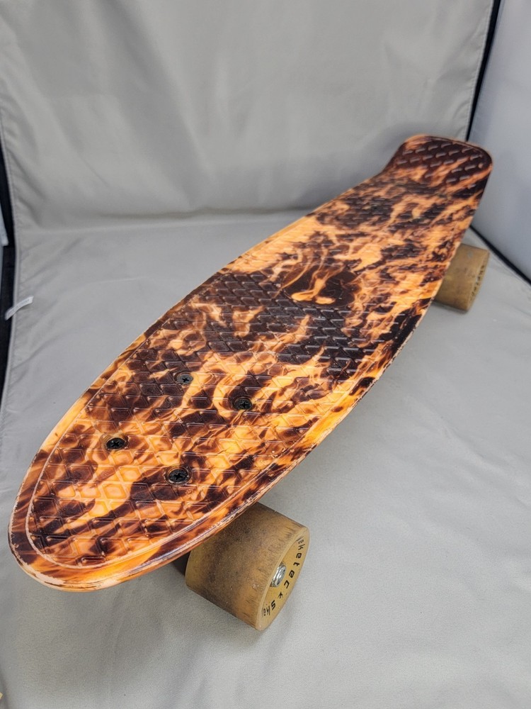 Meketec Skateboard, 22” Orange/Black Fire EUC