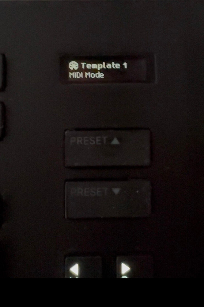 Native Instruments Komplete Kontrol A61 Smart Keyboard Controller