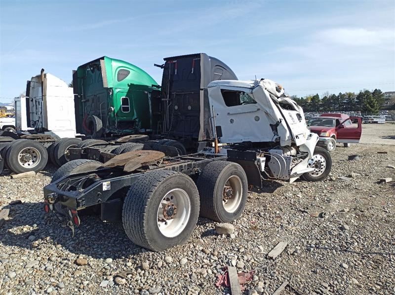 A24-1079-3 Peterbilt Front Engine Mount (10862495