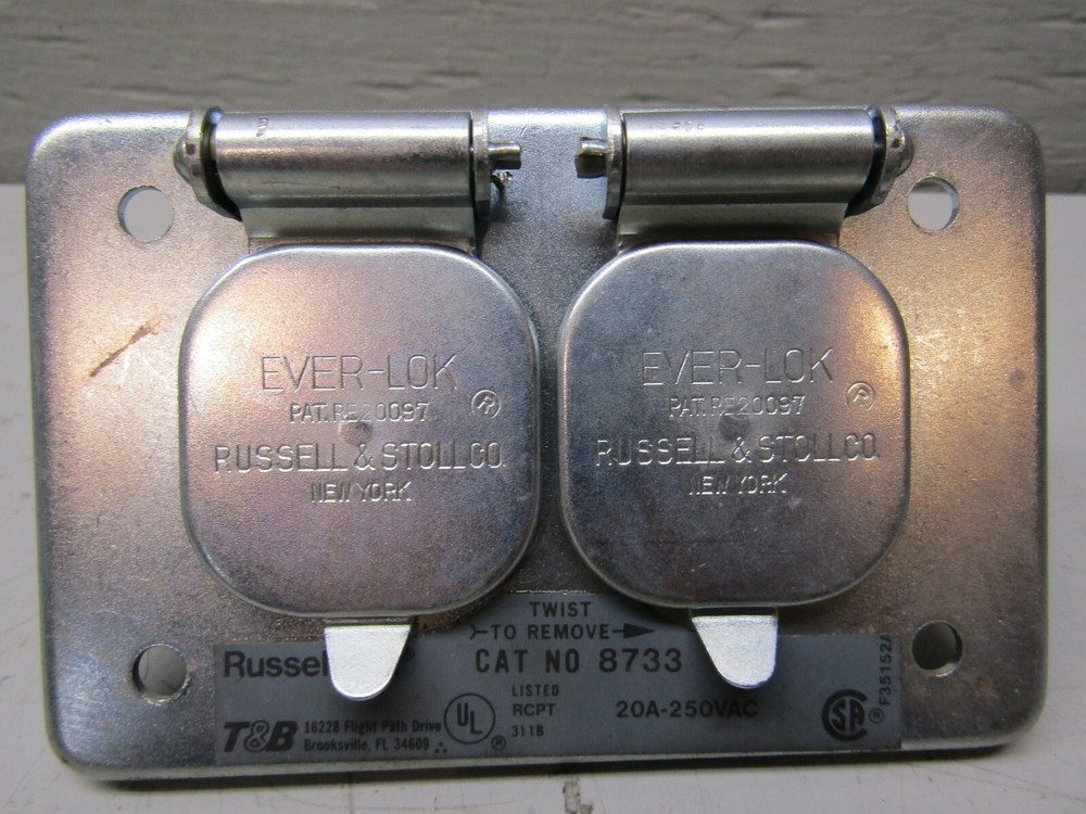 Thomas & Betts 8733 Receptacle