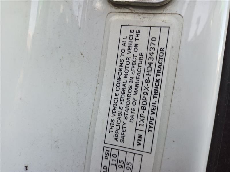 A24-1079-3 Peterbilt Front Engine Mount (10862495