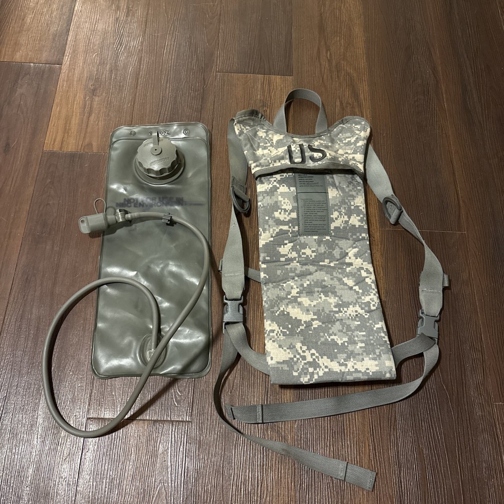 US Army Molle II Hydration System Carrier Water Military Digital Camo Backpack