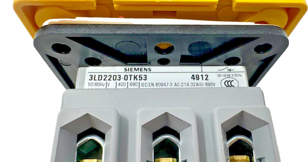 Siemens 3LD2203-0TK53 Rotary Disconnect Switch 3 Pole