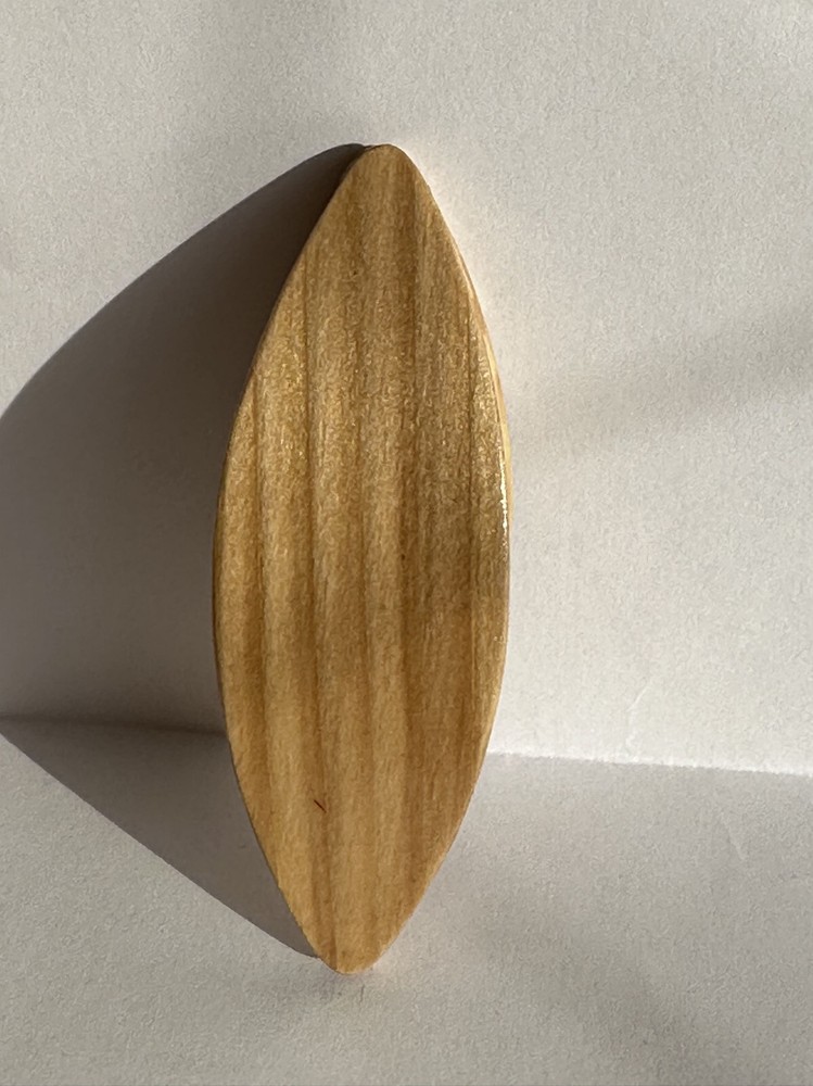 Tatting shuttle with deep engraved 3D design 3 inch long