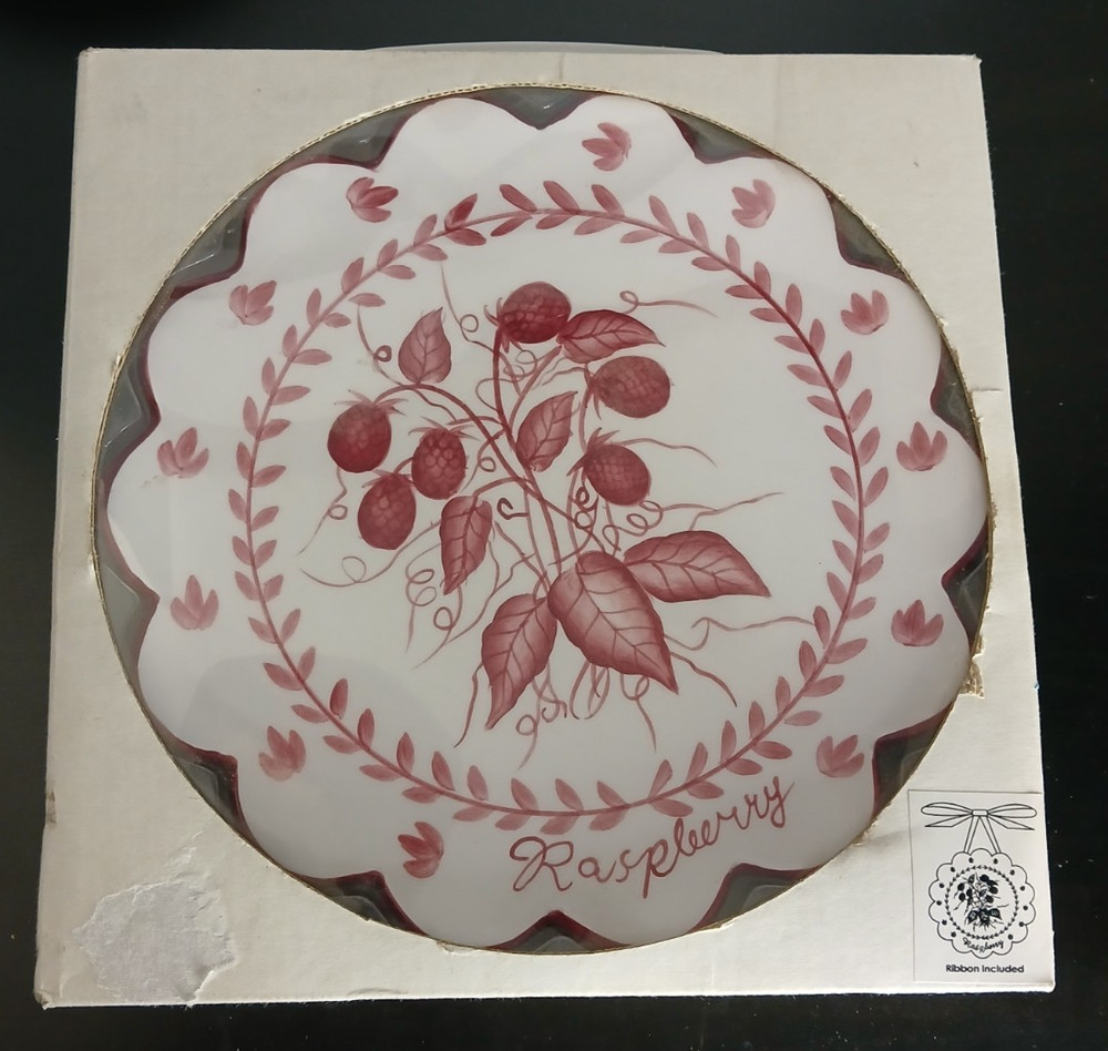 Porcelain Hanging Plate Decor Raspberry design w/ribbon 8”