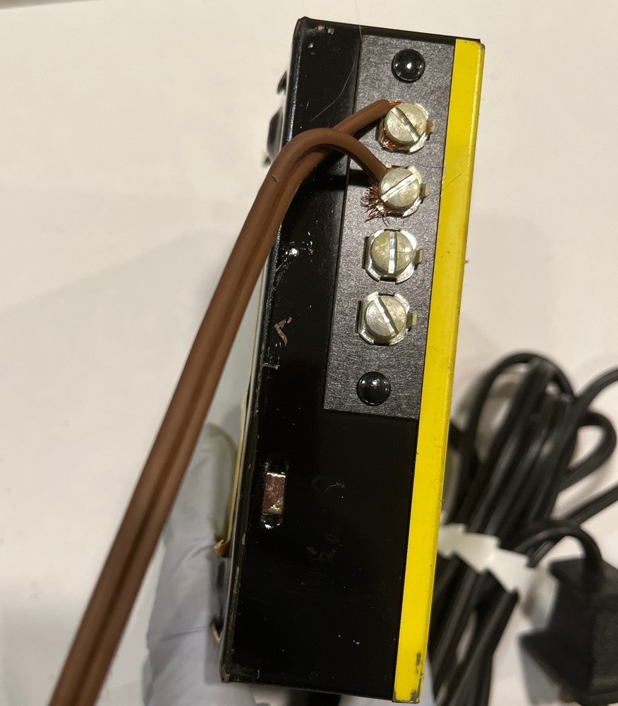 Vintage Model Train Accessories: AHM HO Thunderline Power Pack Model 70203