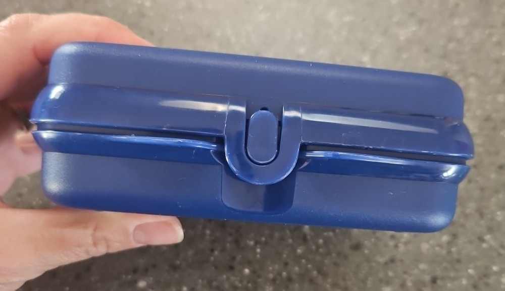 Tupperware Sandwich Keeper National Park Foundation Yellowstone Blue
