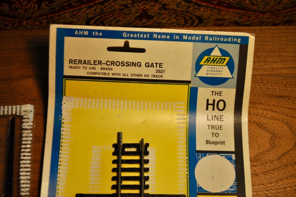 AHM HO Scale #2525, 2527, 87