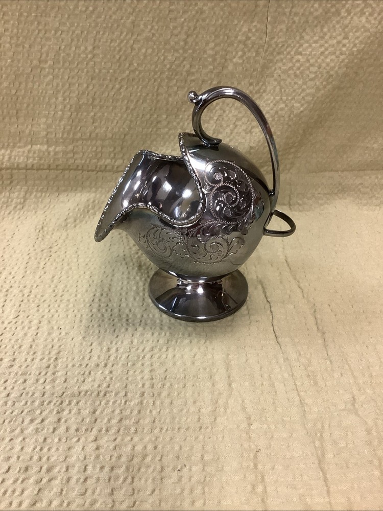 COOPER BROS SHEFFIELD ENGLAND HAND ENGRAVED SILVER PLATE SUGAR SCUTTLE