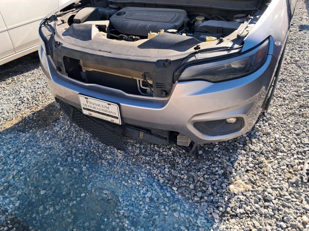 CHEROKEE 2019 Glove Box 4835204