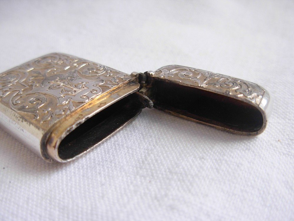 ANTIQUE FRENCH SOLID SILVER VESTA CASE,LATE 19th CENTURY