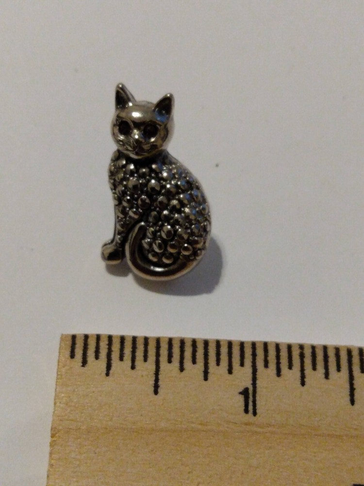 Red Eyed Silvertone Cat Figure Lapel Pin