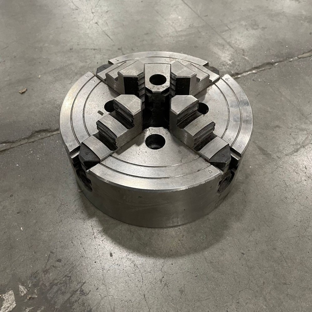 4-jaw Independent Lathe Chuck (8 in)