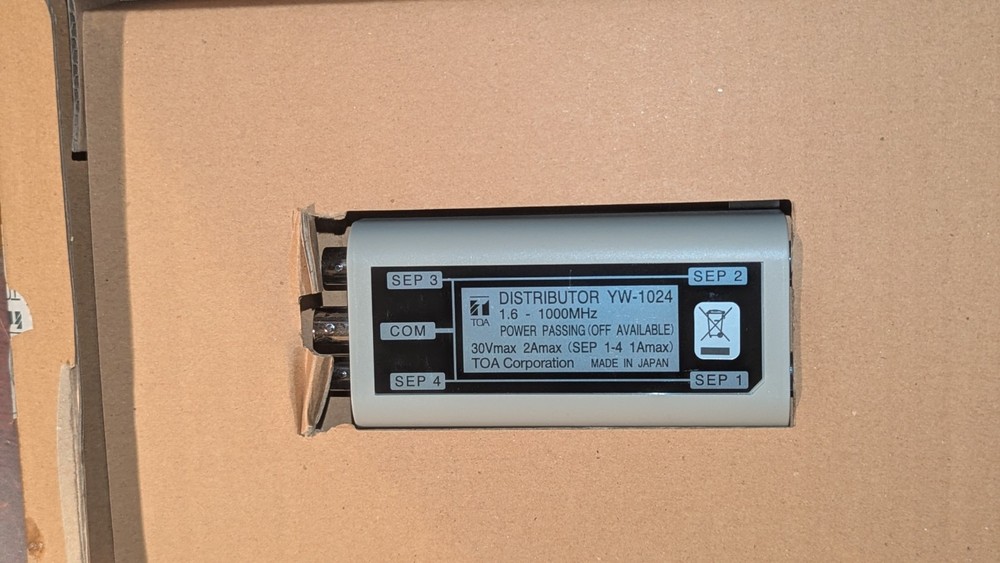 (1) TOA Antenna Distributor YW-1024 NIB