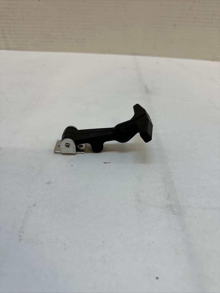 Draw Latch Rubber Black Catch/Latch Set