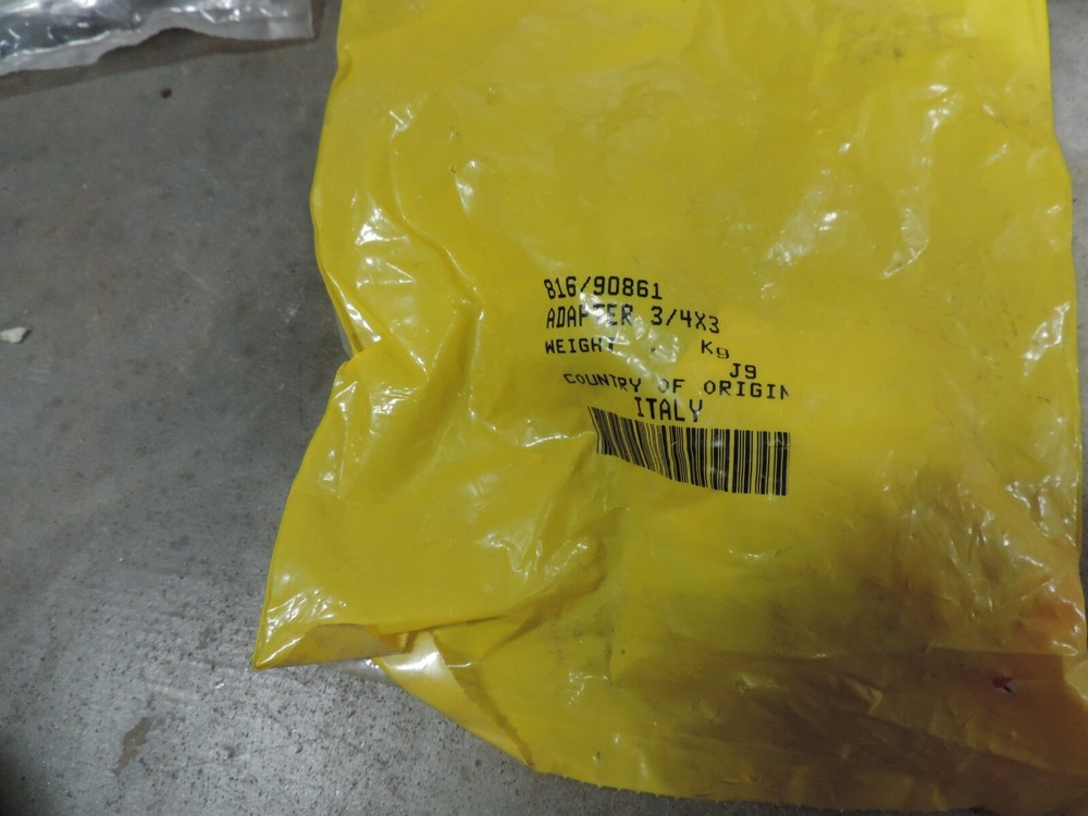 816/90861 JCB - ADAPTOR 3/4x3/4x3/8 BSP