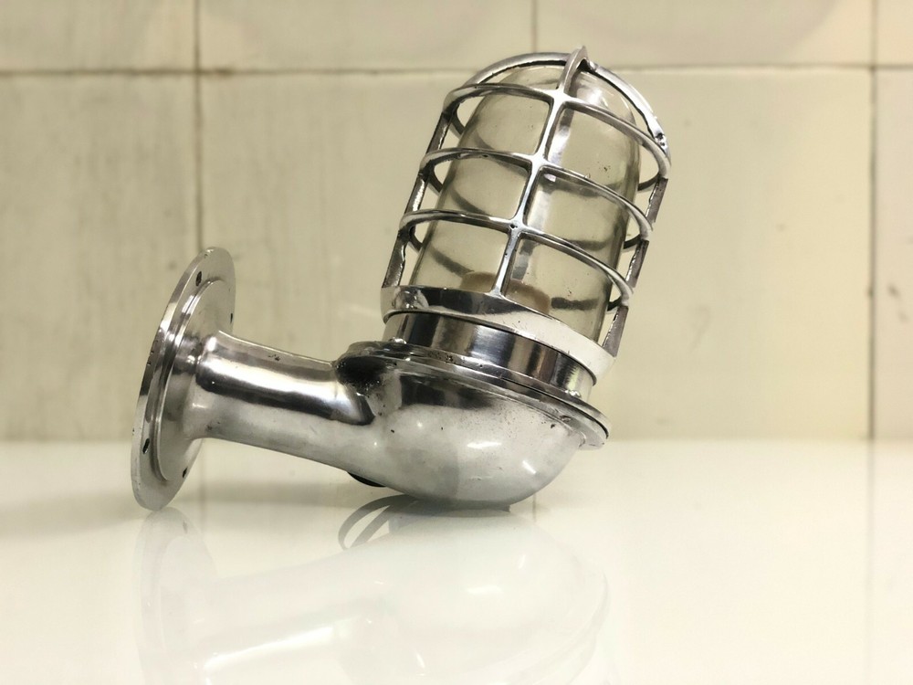 Swan’s Grace: Nautical Aluminium 90° Bulkhead Passageway Wall Light