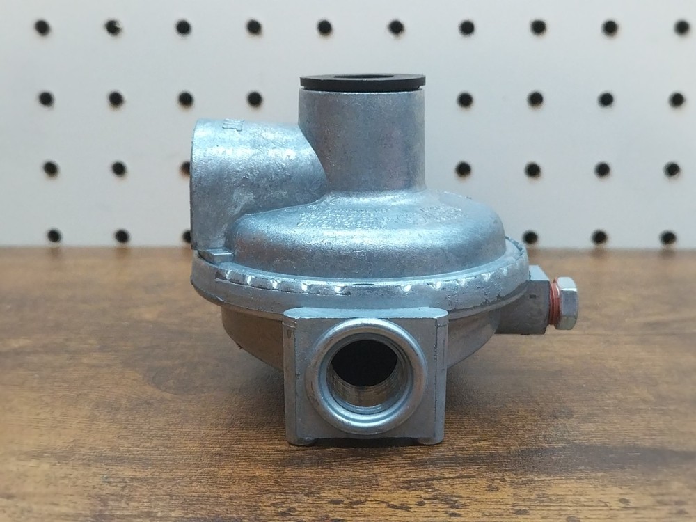 Marshall MEGR-298 Propane Regulator 2 Stage 90 Degree Vent Pressure