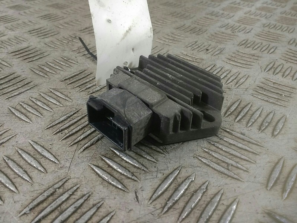 2004 HONDA SES 125 DYLAN  RECTIFIER REGULATOR