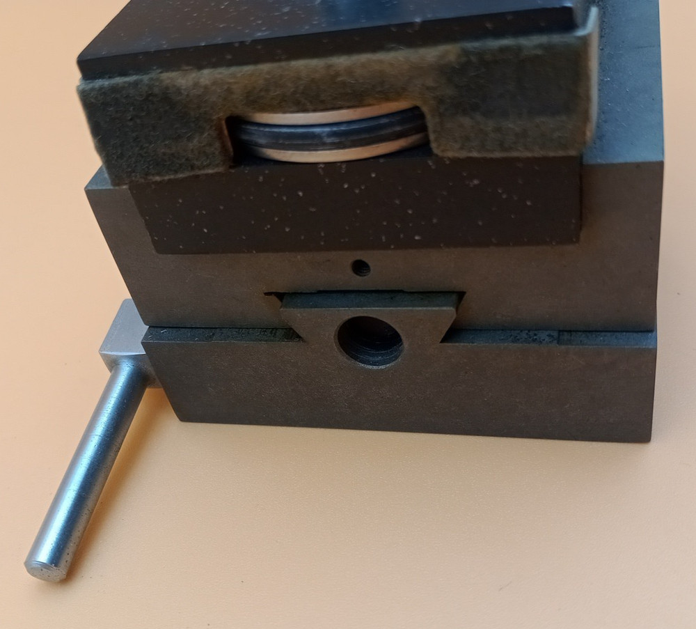Model 6A Trav-A-Dial Travel Indicator with Quick Action Base Mount