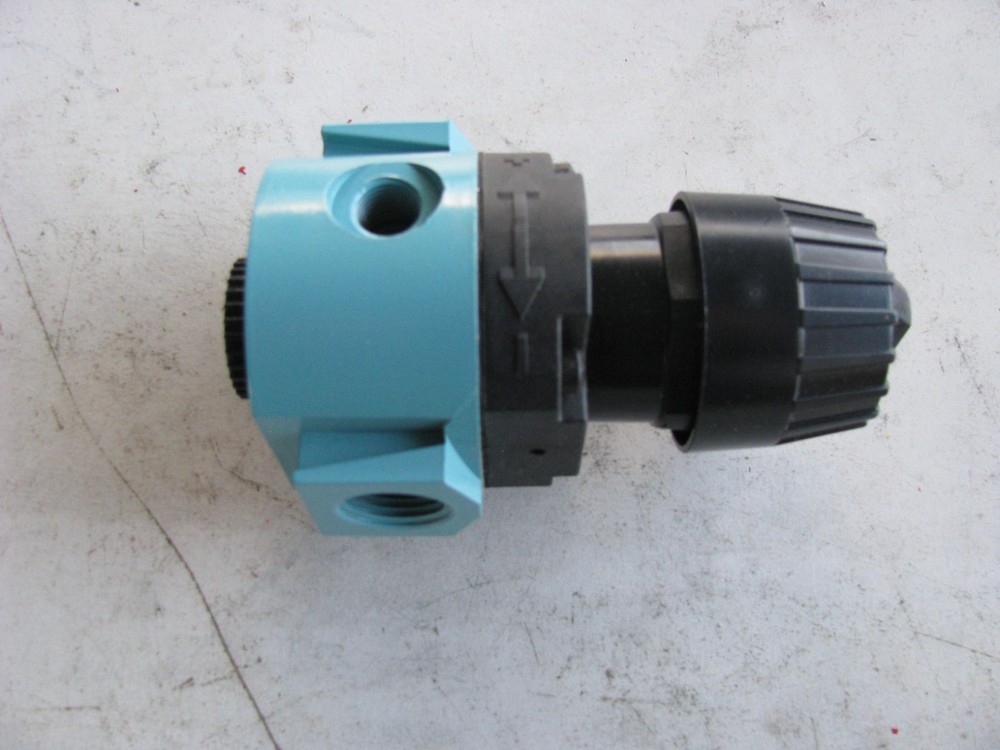 Wilkerson air regulator #R16-04-000