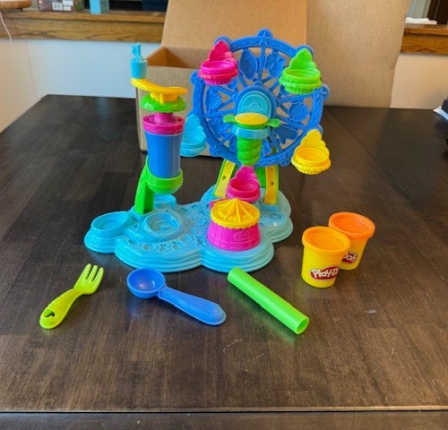 Play-Doh Cupcake Celebration Set - Discontinued Design Kitchen Bakery Fun