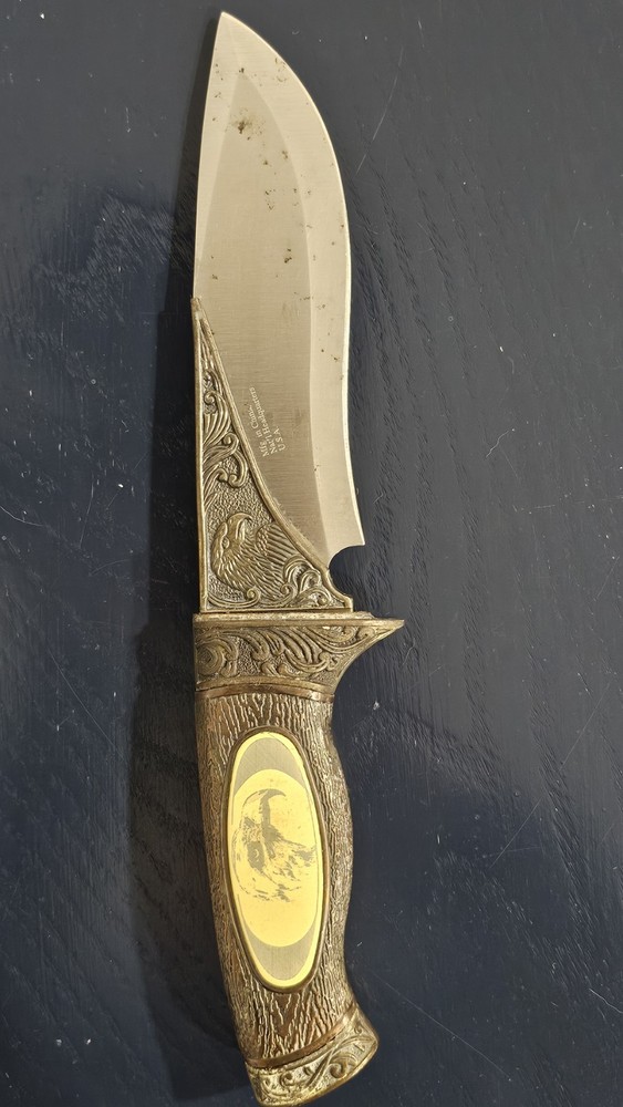 Maxam Hunting Bronze Colored Handle Knife With Eagle Inlay Loose