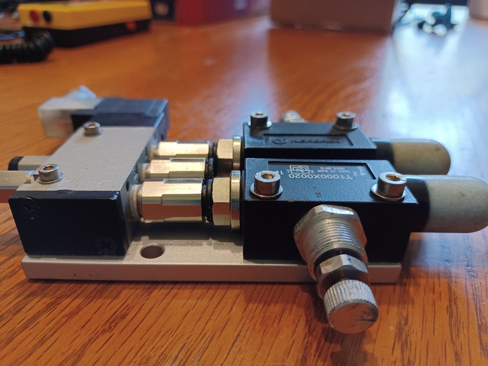 Flow Control Assembly - Including Norgren T1000X0020 x2