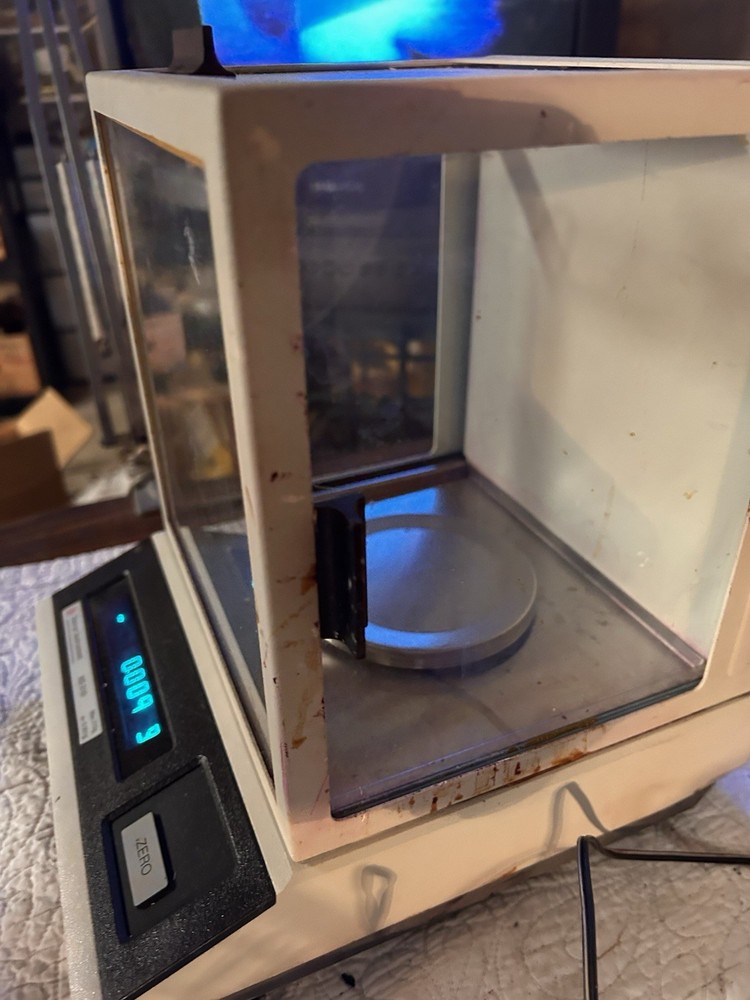 Denver Instrument analytical scale XS-210